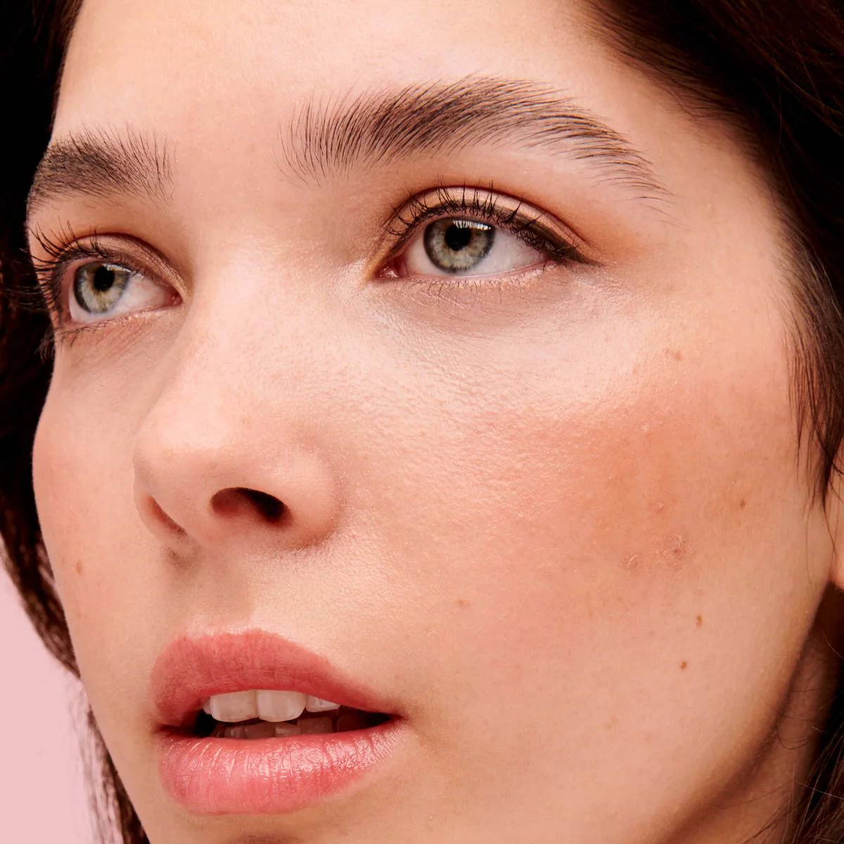 Benefit Fluff Up Brow Wax - Image 7