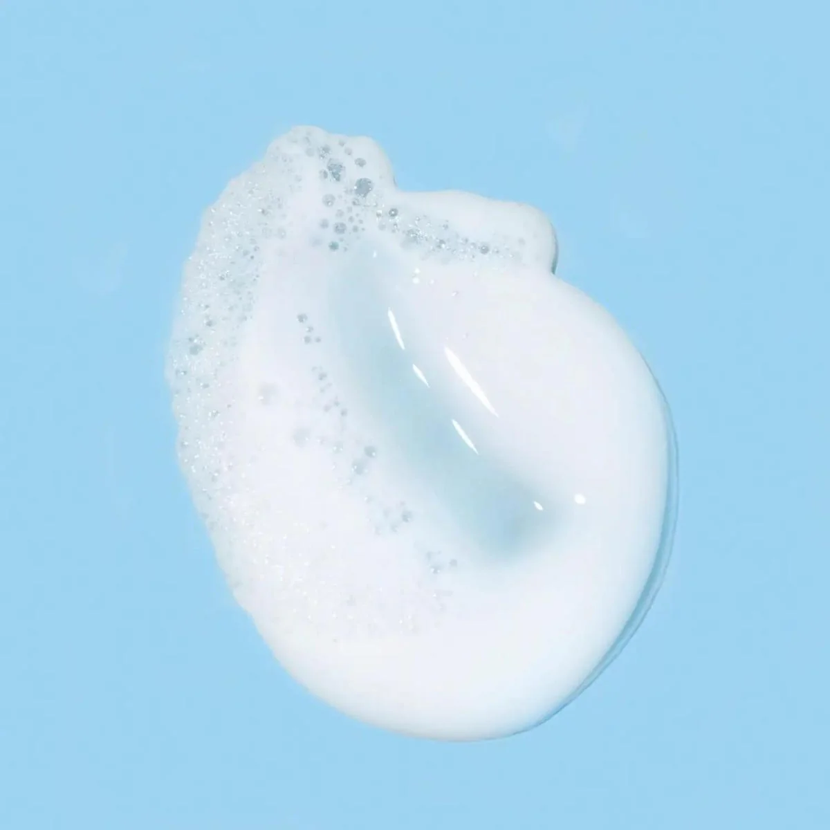 CeraVe Hydrating Cream to Foam Cleanser 236ml - Image 2