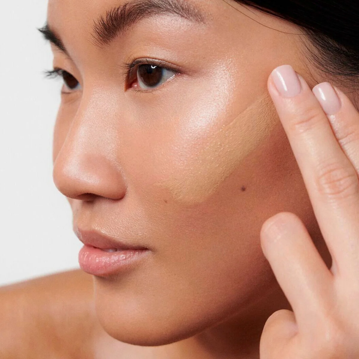 Dr Hauschka Illuminating Fluid - Image 3