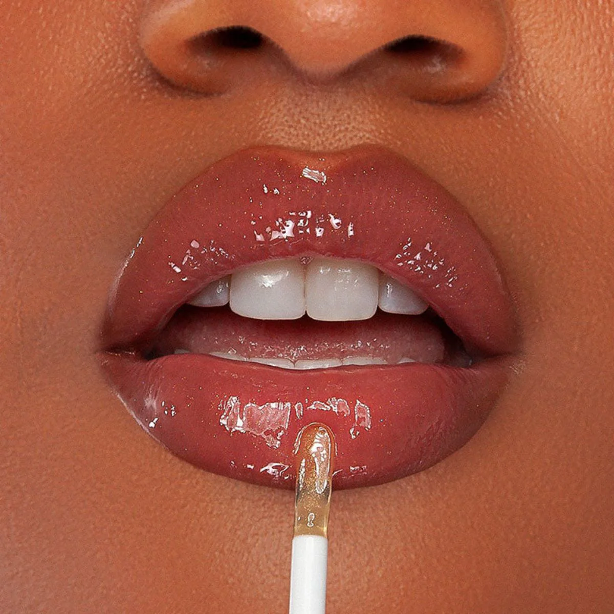 Kash Beauty Crystal Nights Lip Gloss Starlight - Image 3