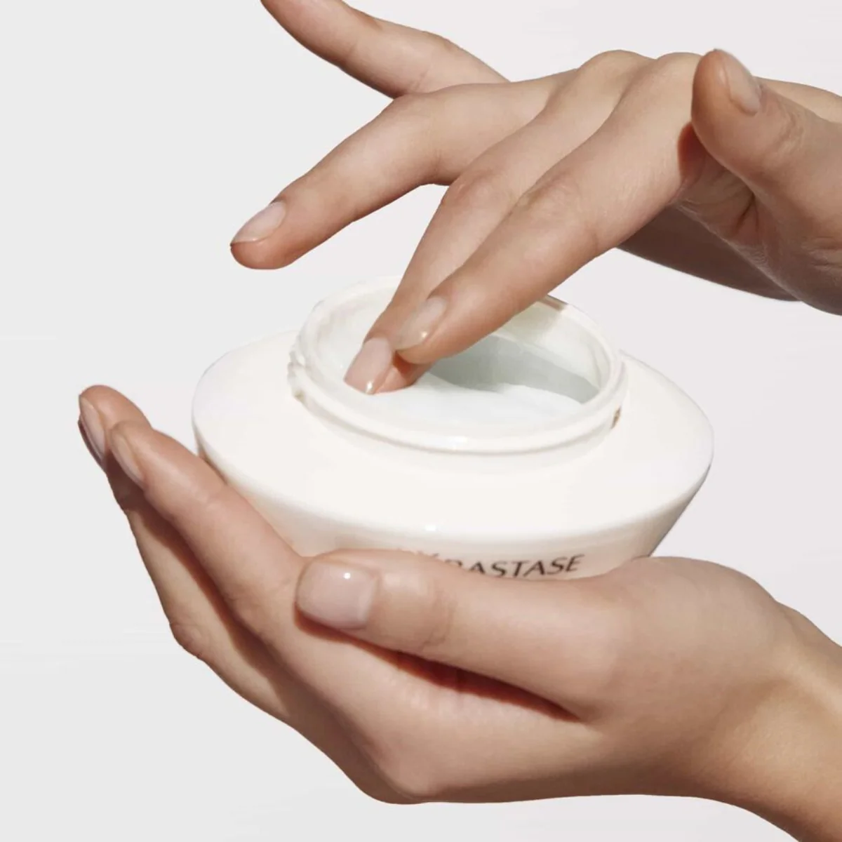 Kérastase Nutritive Masquintense Riche Deep Mask For Very Dry, Medium To Thick Hair - Image 5
