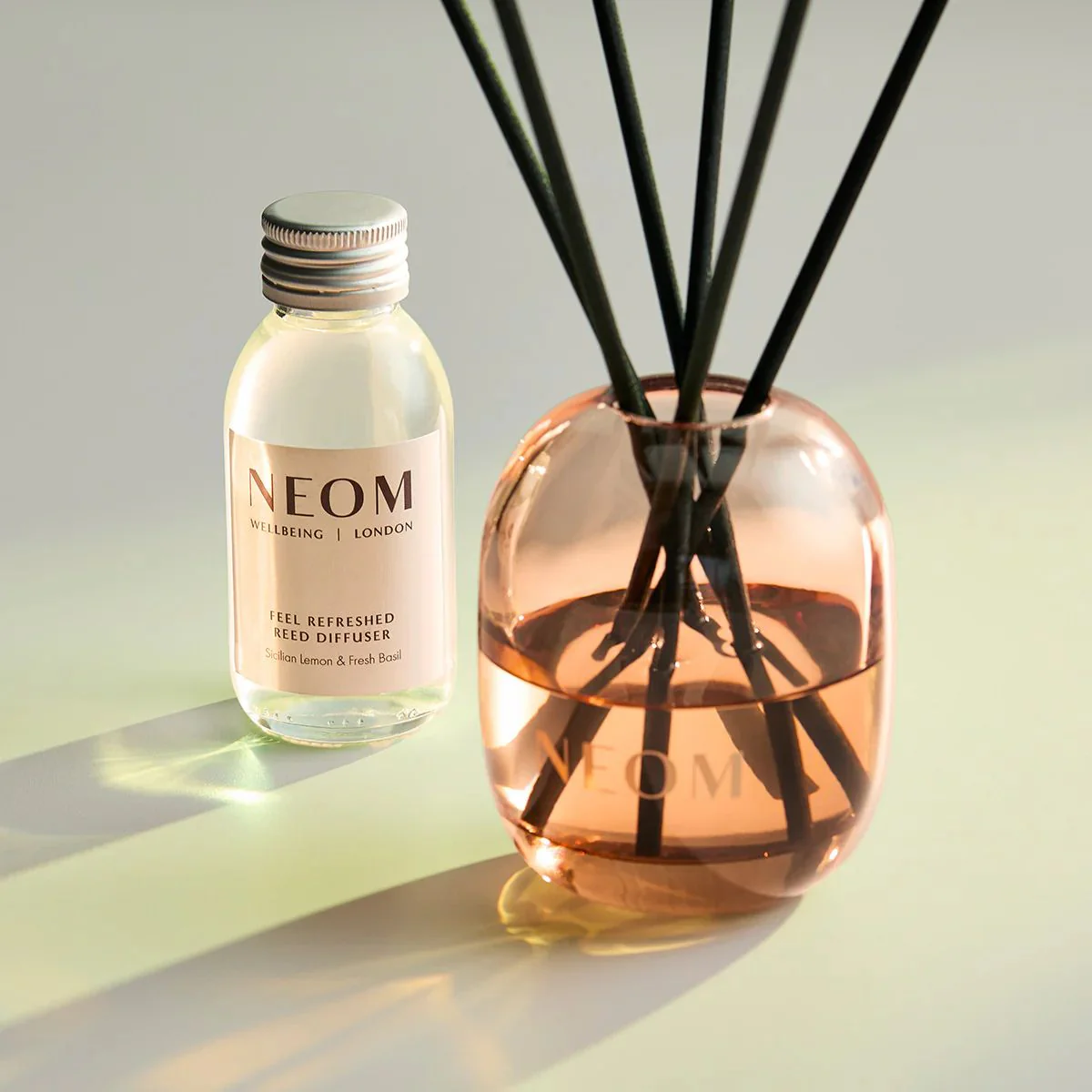 Neom Wellbeing Feel Refreshed Reed Diffuser Refill 100ml - Image 2