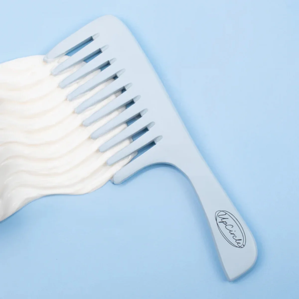 UpCircle Beauty Bamboo Wide Tooth Comb - Image 5